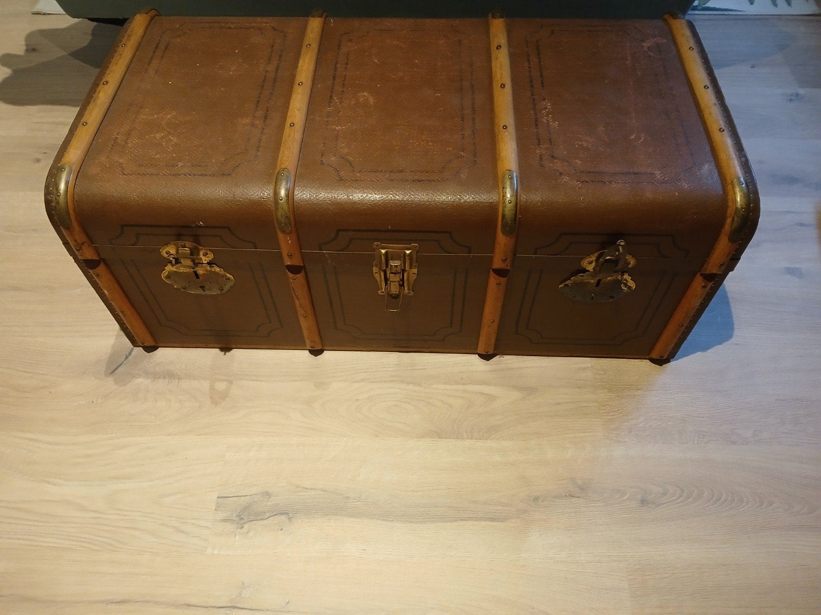 Antieke hutkoffer met inleglade - 80 jaar oud, Ophalen, Gebruikt