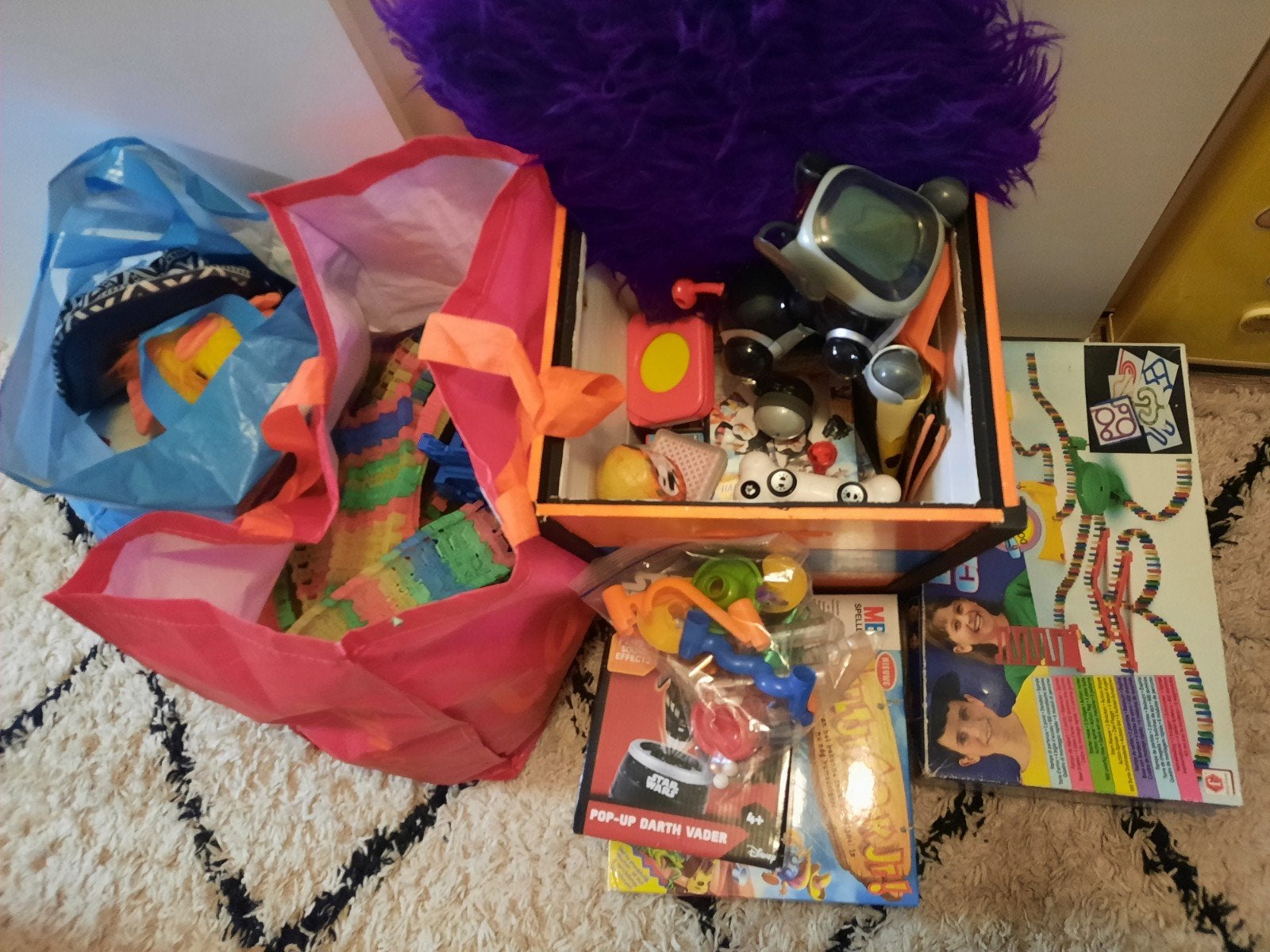 gratis spullen speelgoed dvds etc, Ophalen