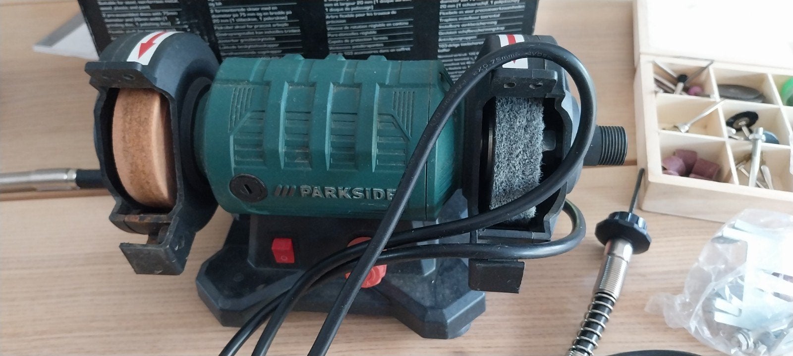parkside dubbele slijpmachine plus accessoires, Ophalen of Verzenden, Gebruikt, Minder dan 700 watt, Werkbankslijpmachine