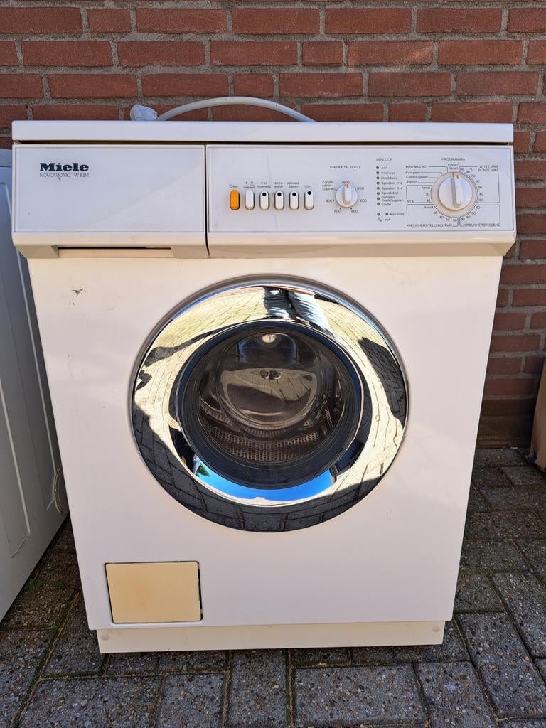 Miele Wasmachine en Droger Set, Ophalen, Gebruikt, Voorlader, 1200 tot 1600 toeren