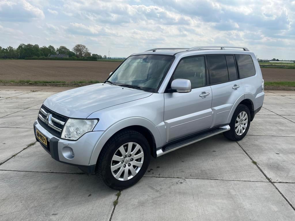Mitsubishi Pajero 3.2 DID PV LWB AUT 2008, Automaat, Beige, 4 cilinders, Diesel