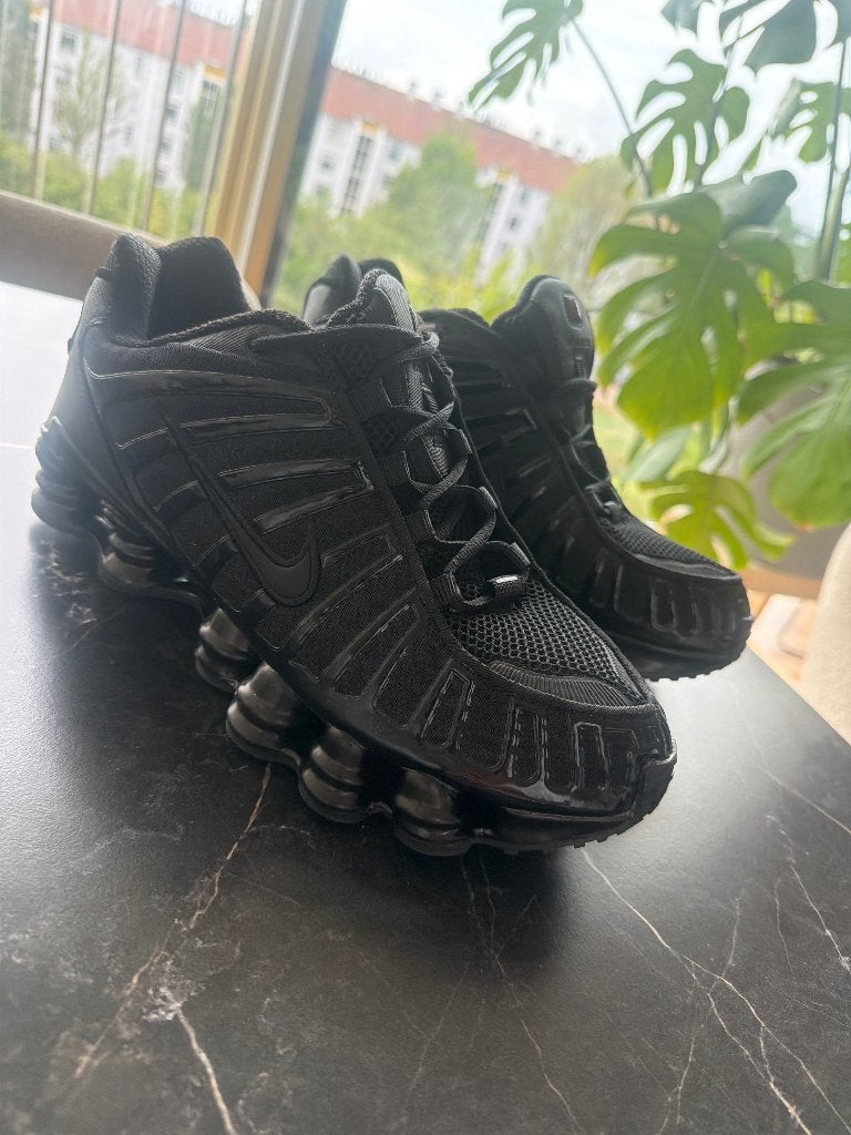 Nike Shox TL Triple Black Nieuw nooit gedragen., Ophalen, Zwart, Nike, Nieuw