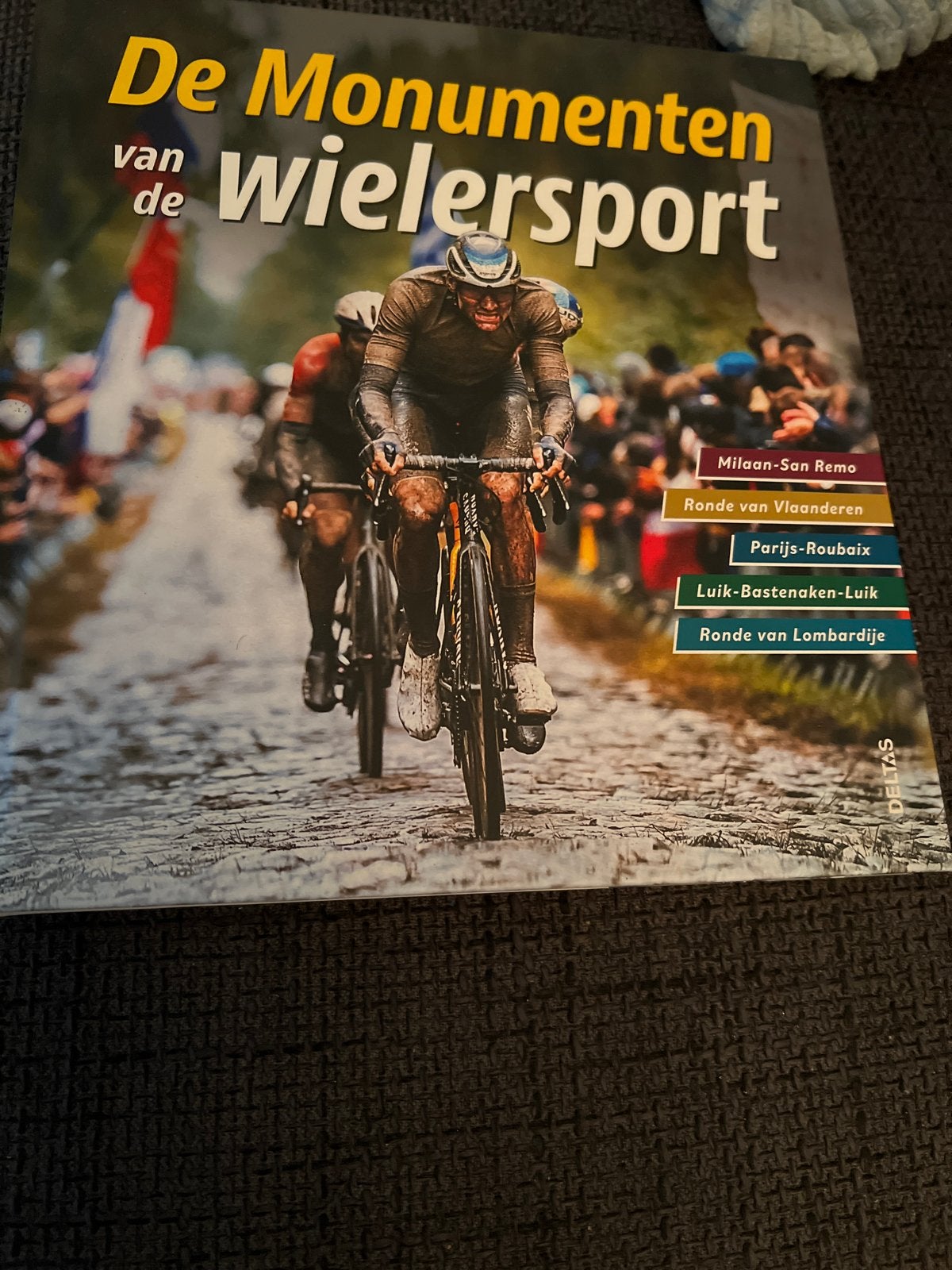 De Monumenten van de Wielersport - Boek, Ophalen of Verzenden, Gelezen, Lopen en Fietsen