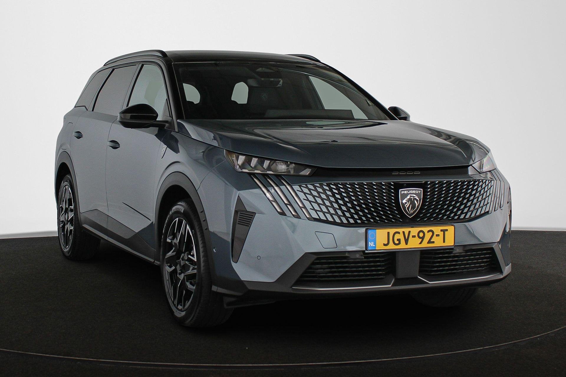 Peugeot 5008 1.2 Hybrid 145 GT 7p 360-Camera Stoelverwarming, 145 pk, Gebruikt, 1199 cc, Blauw