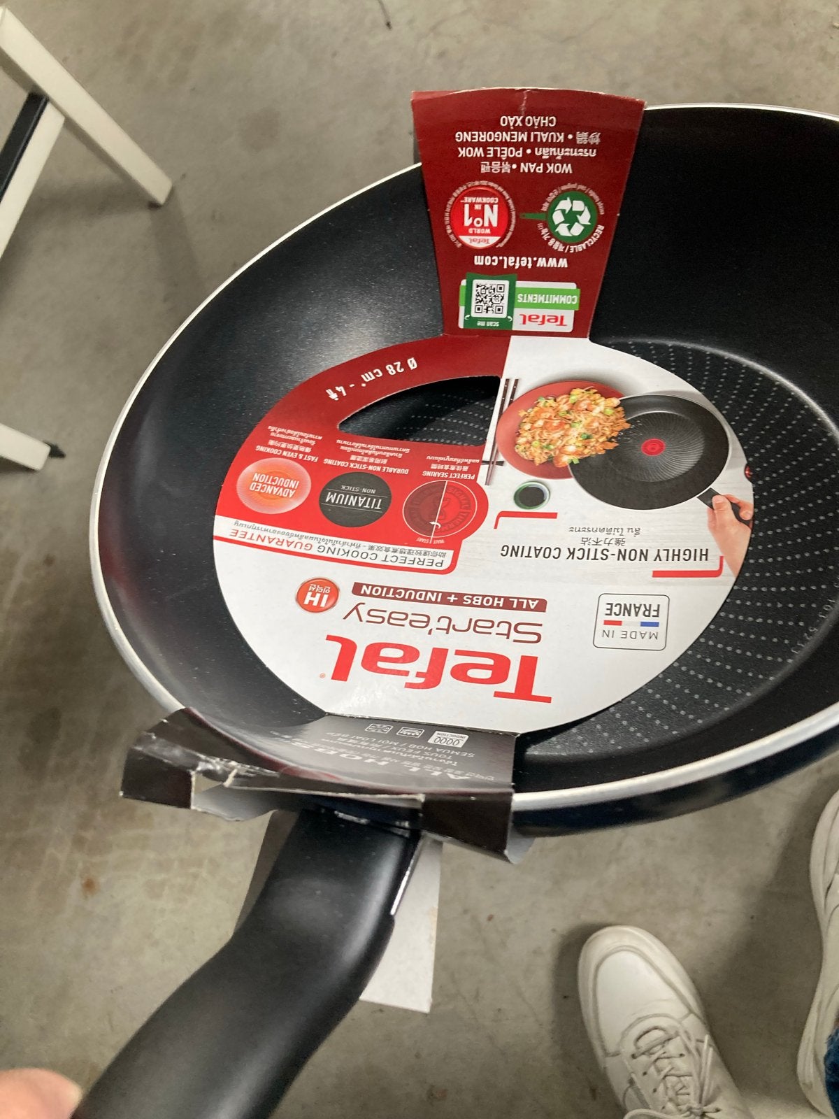Tefal Start Easy Wokpan 28 cm - Nieuw met kleine beschadigin, Tefal, Antiaanbaklaag, Aluminium, Ophalen of Verzenden