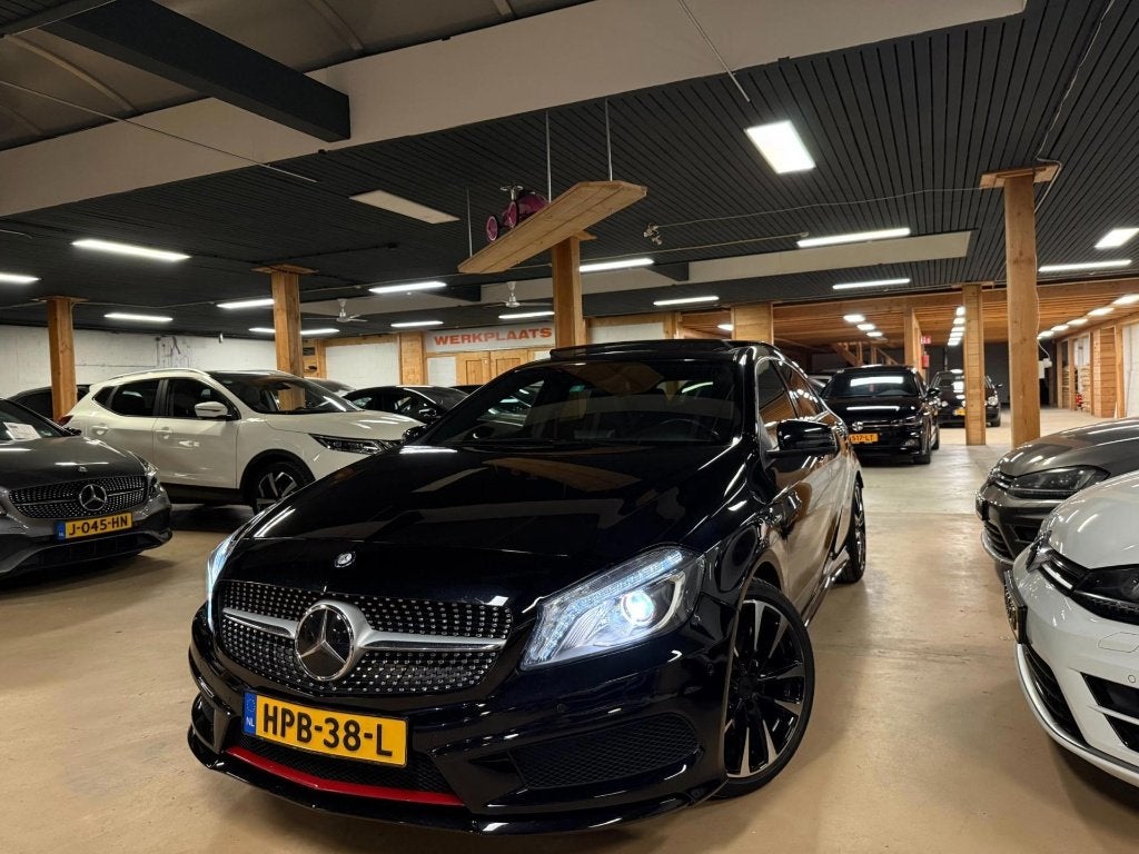 Mercedes-Benz A-Klasse A250 2.0 Sport Aut7 2013 Zwart, Auto's, 730 kg, Zwart, 4 cilinders, 1365 kg