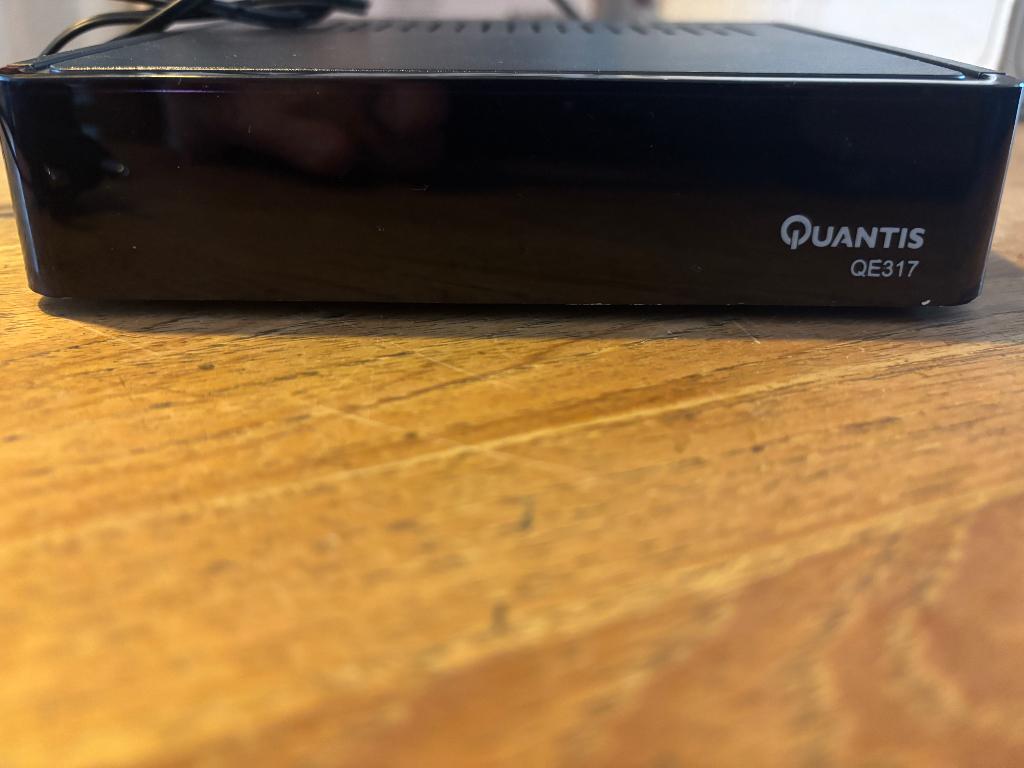 Radiotuner Qantis QE317, Ophalen of Verzenden, Zo goed als nieuw