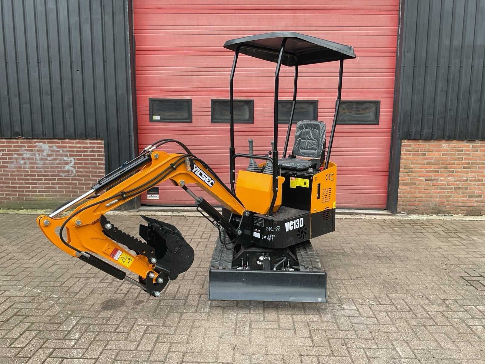 VICSEC VC13D Geel Minigraafmachine, Zakelijke goederen, Graafmachine
