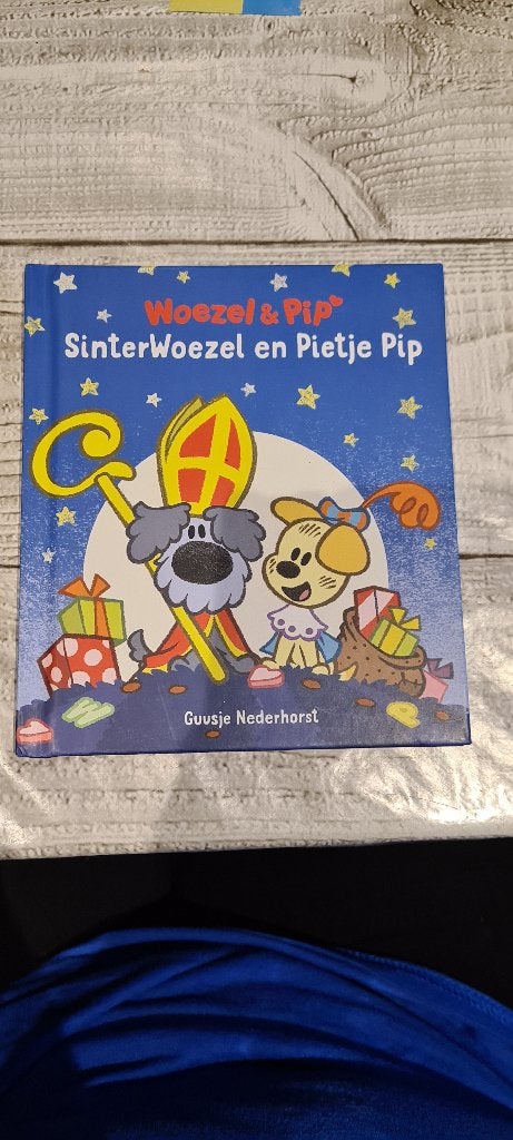 boek Sinterwoezel en pietje pip woezel en pip. Guusje Ned, Ophalen, Zo goed als nieuw, Guusje Nederhorst, Fictie algemeen