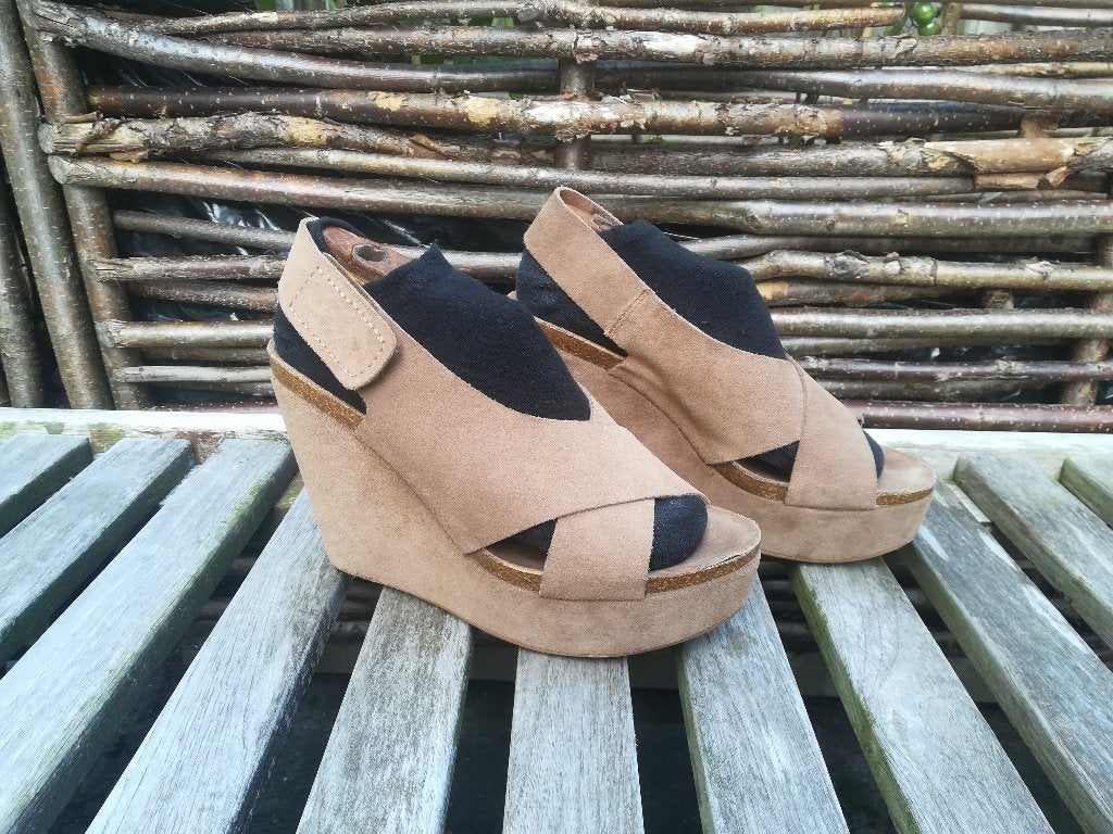 Fred de la Bretoniere Slingback Pumps Suède Bruin maat 39, Pumps, Fred de la Bretoniere, Bruin, Ophalen of Verzenden