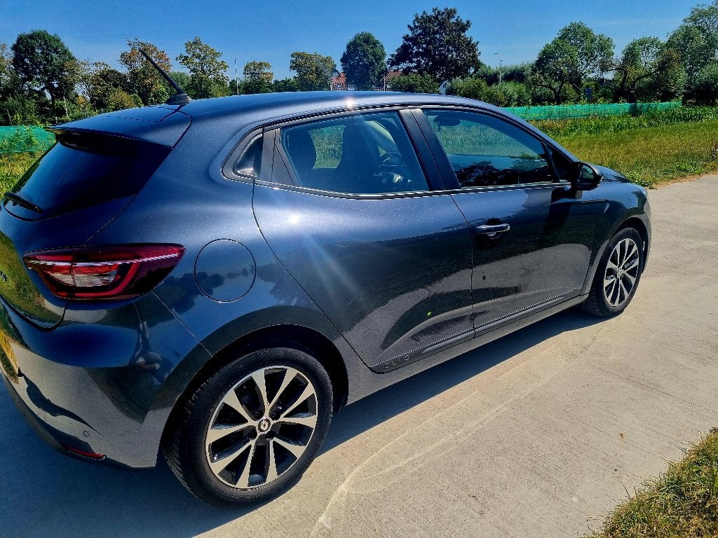 Renault Clio 1.0 TCe 90pk GPF 2021 Grijs/metellic, Auto's, Stof, 49 €/maand, Origineel Nederlands, 1200 kg