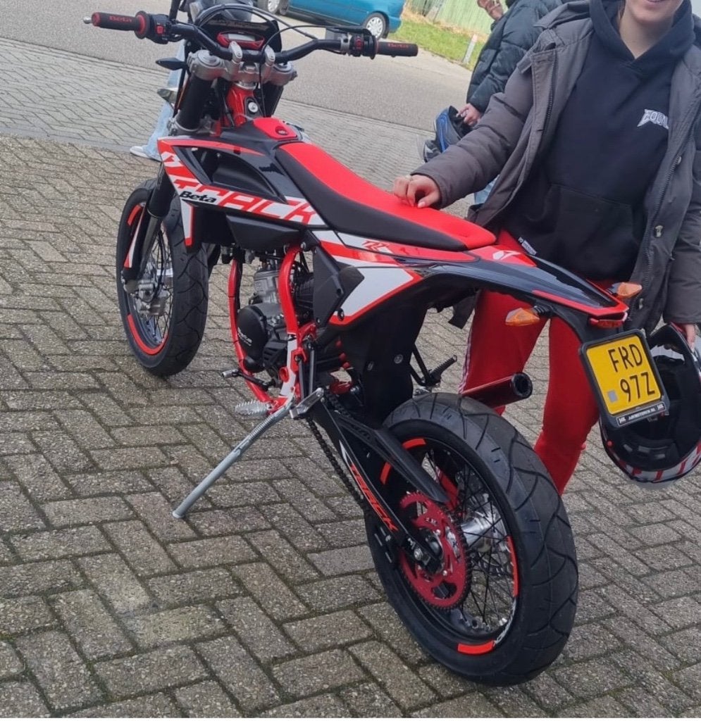 Beta Track brommer, Fietsen en Brommers, Brommers | Overige merken, Zo goed als nieuw, Maximaal 45 km/u, Ophalen