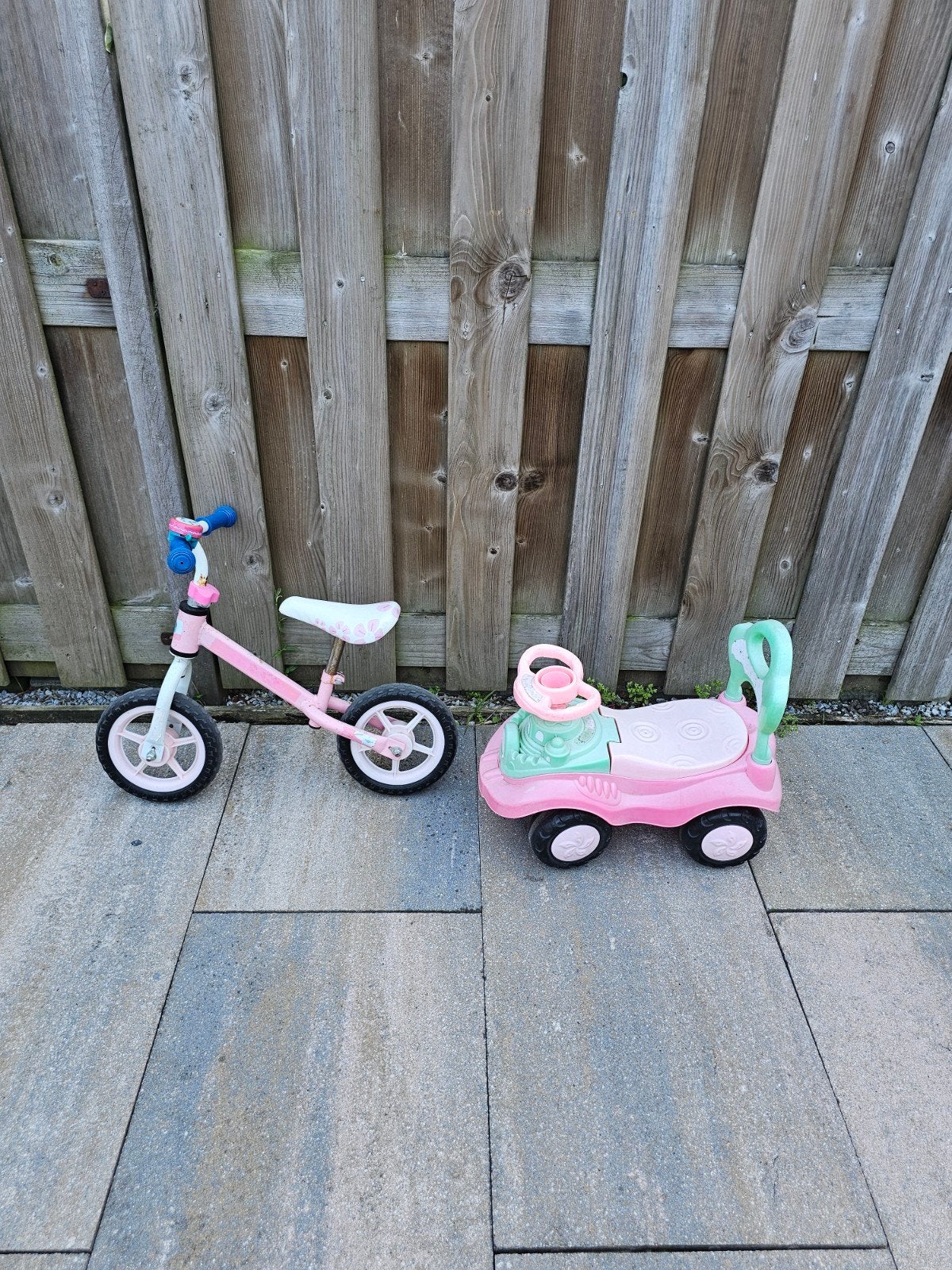 Roze loopfiets en loopauto voor kinderen, Ophalen, Gebruikt, Loopfiets
