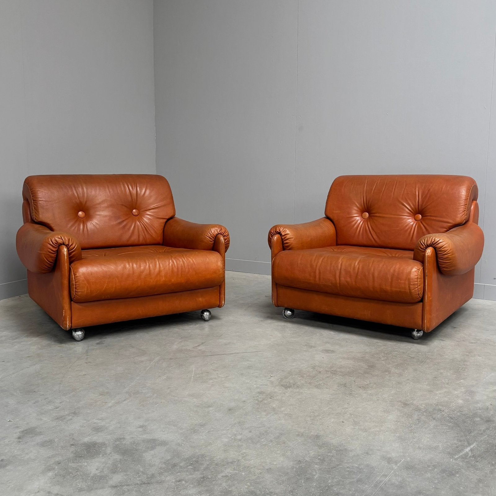 Vintage leren Italiaanse design fauteuils jaren 60 70, Huis en Inrichting, Fauteuils, Ophalen, 75 tot 100 cm, 75 tot 100 cm, Leer