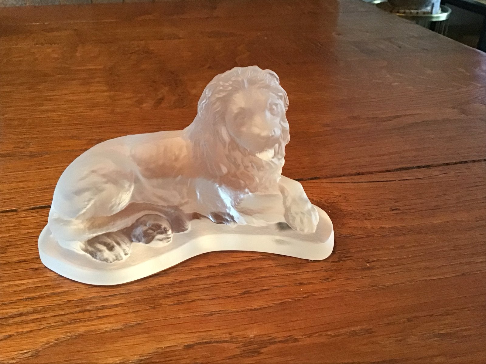 Vol glazen leeuw (Desna) in originele verpakking, Antiek en Kunst, Ophalen