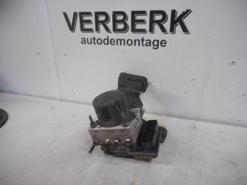 ABS POMP Volkswagen Fox (5Z) (vw5z0614117b), Robert Bosch AG, Gebruikt, Volkswagen, Ophalen of Verzenden