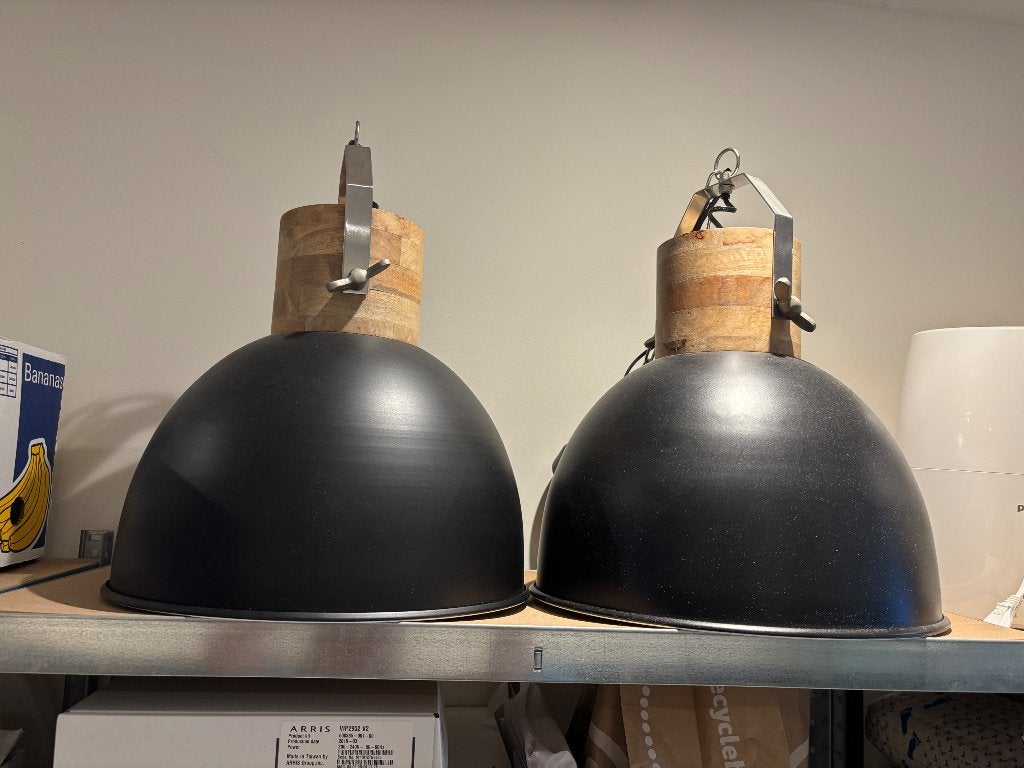 2 grote zwarte hanglampen, Ophalen, Zo goed als nieuw