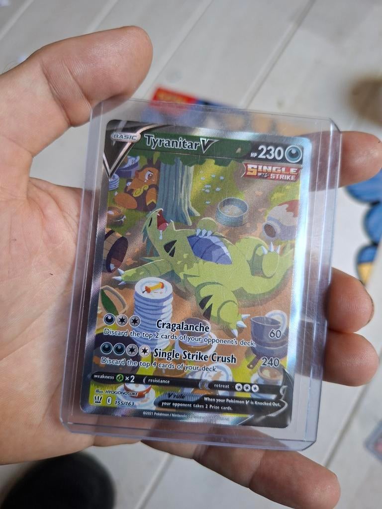 Tyranitar V 155/163 Pokémon Kaart nm, Hobby en Vrije tijd, Verzamelkaartspellen | Pokémon, Ophalen of Verzenden, Zo goed als nieuw