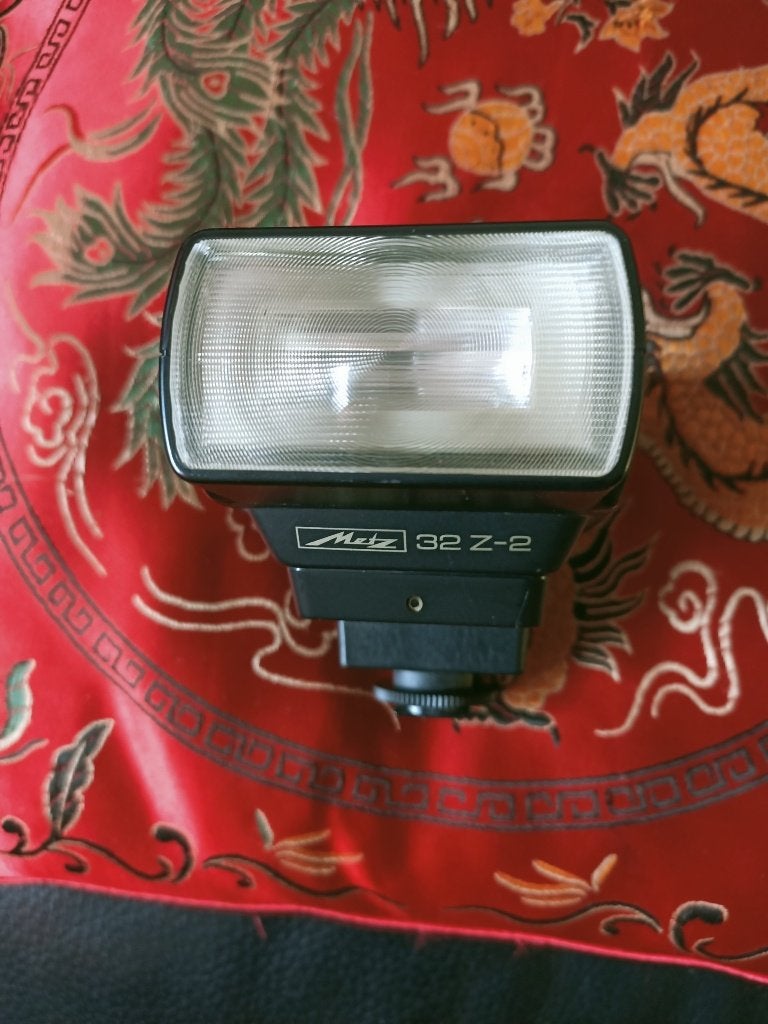 Metz 32 Z-2 Flash Flitser for Leica R Series Camera, TTL, Ophalen of Verzenden, Zo goed als nieuw, Metz