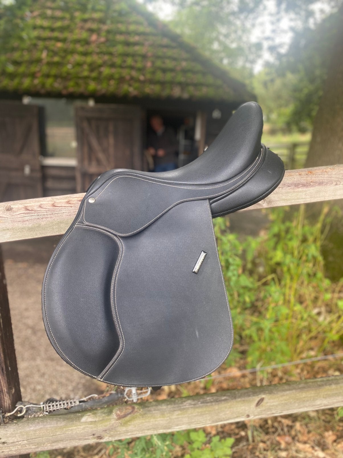 Wintec 500 hart springzadel nieuw 16,5 inch, Dieren en Toebehoren, Paarden en Pony's | Zadels, Ophalen, Vlakke zit, Kniewrongen
