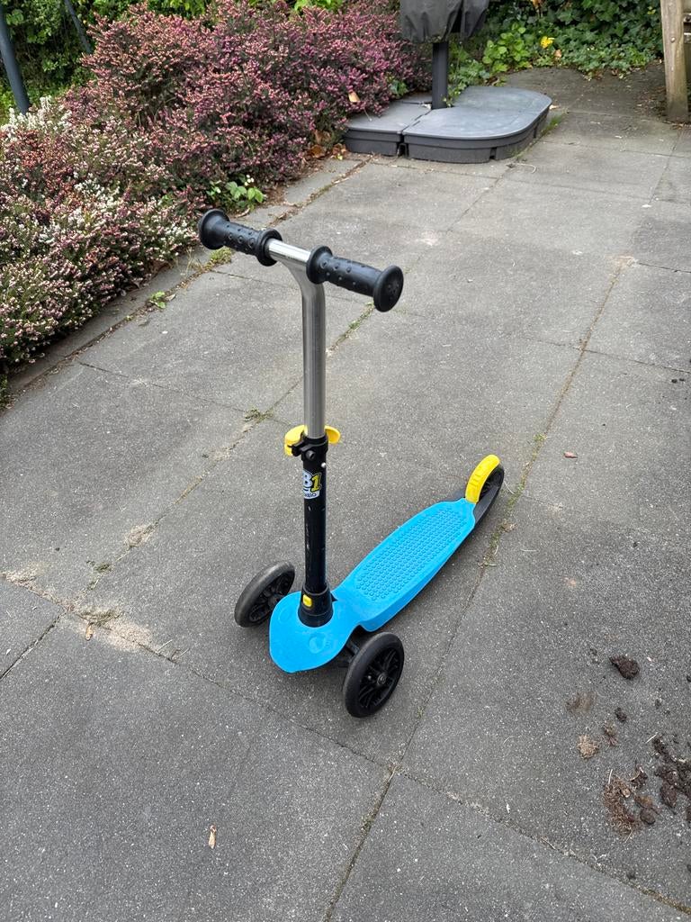 Blauwe kinder step met 3 wielen, Fietsen en Brommers, Steps, Ophalen of Verzenden, Zo goed als nieuw, Gewone step