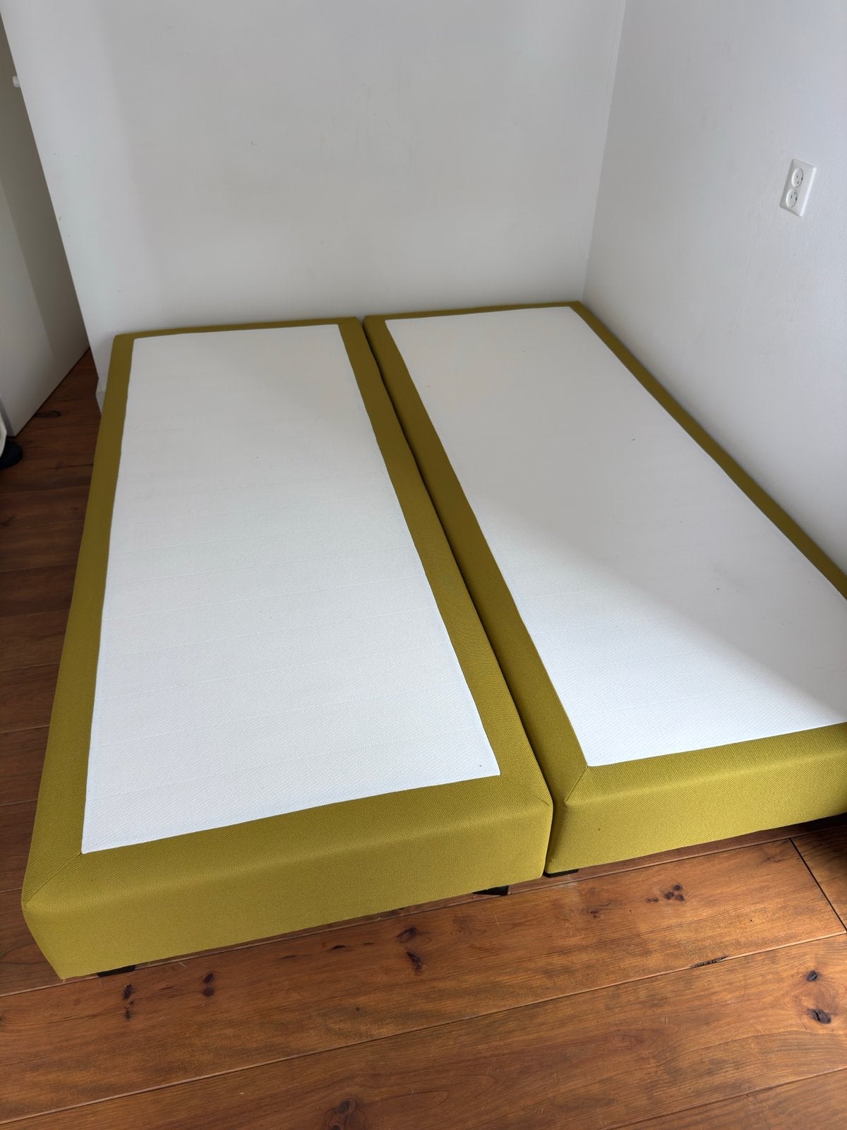 Boxspring bed zonder matras, 2x 80x200cm, Huis en Inrichting, Slaapkamer | Boxsprings, Ophalen, Gebruikt, Tweepersoons, 200 cm