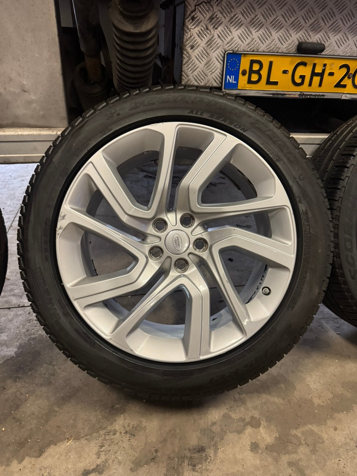 21 inch Range Rover/Discovery velgen all-season | 275/45/21, Auto-onderdelen, Ophalen, Gebruikt, 275 mm, 21 inch