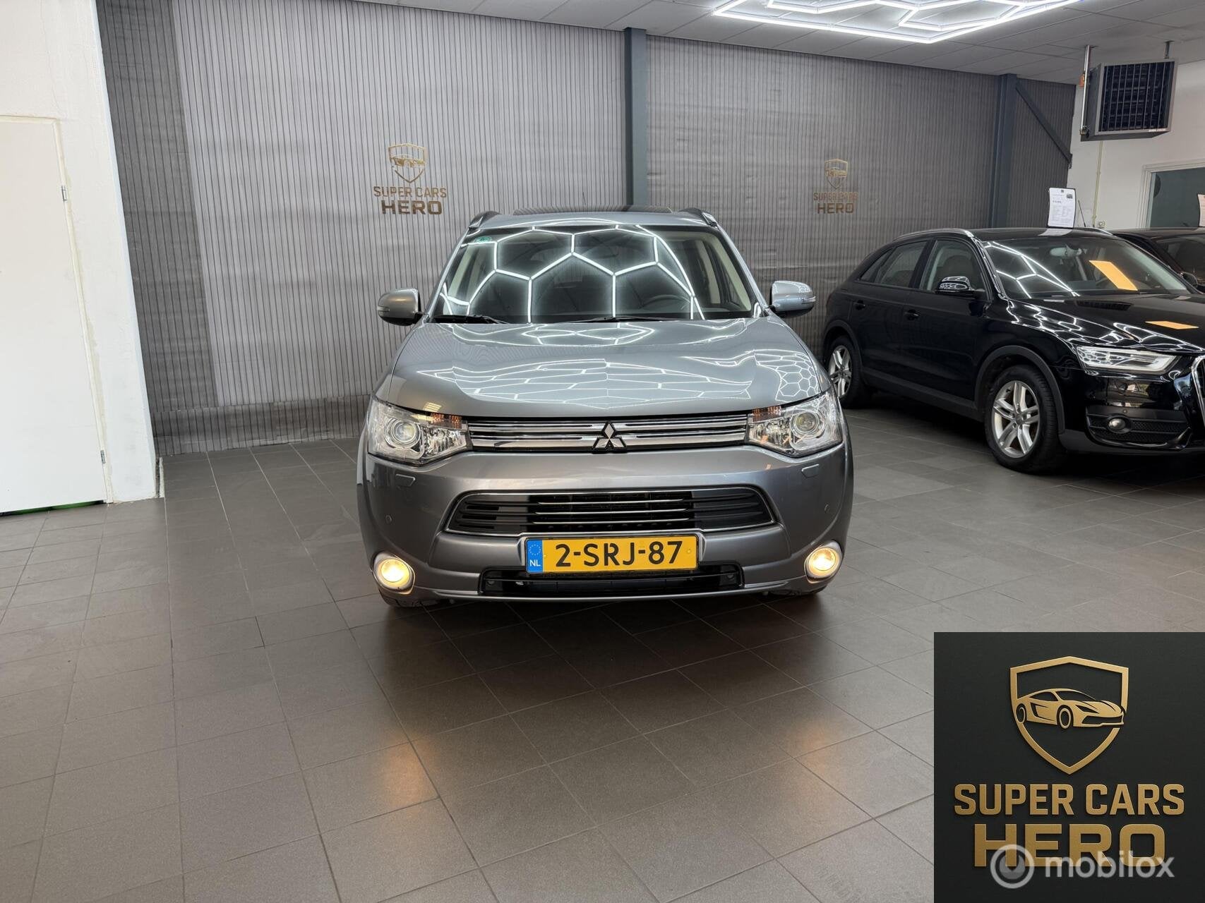 Mitsubishi Outlander 2.0 PHEV Instyle+, Auto's, Zwart, 4 cilinders, Bedrijf, Vierwielaandrijving