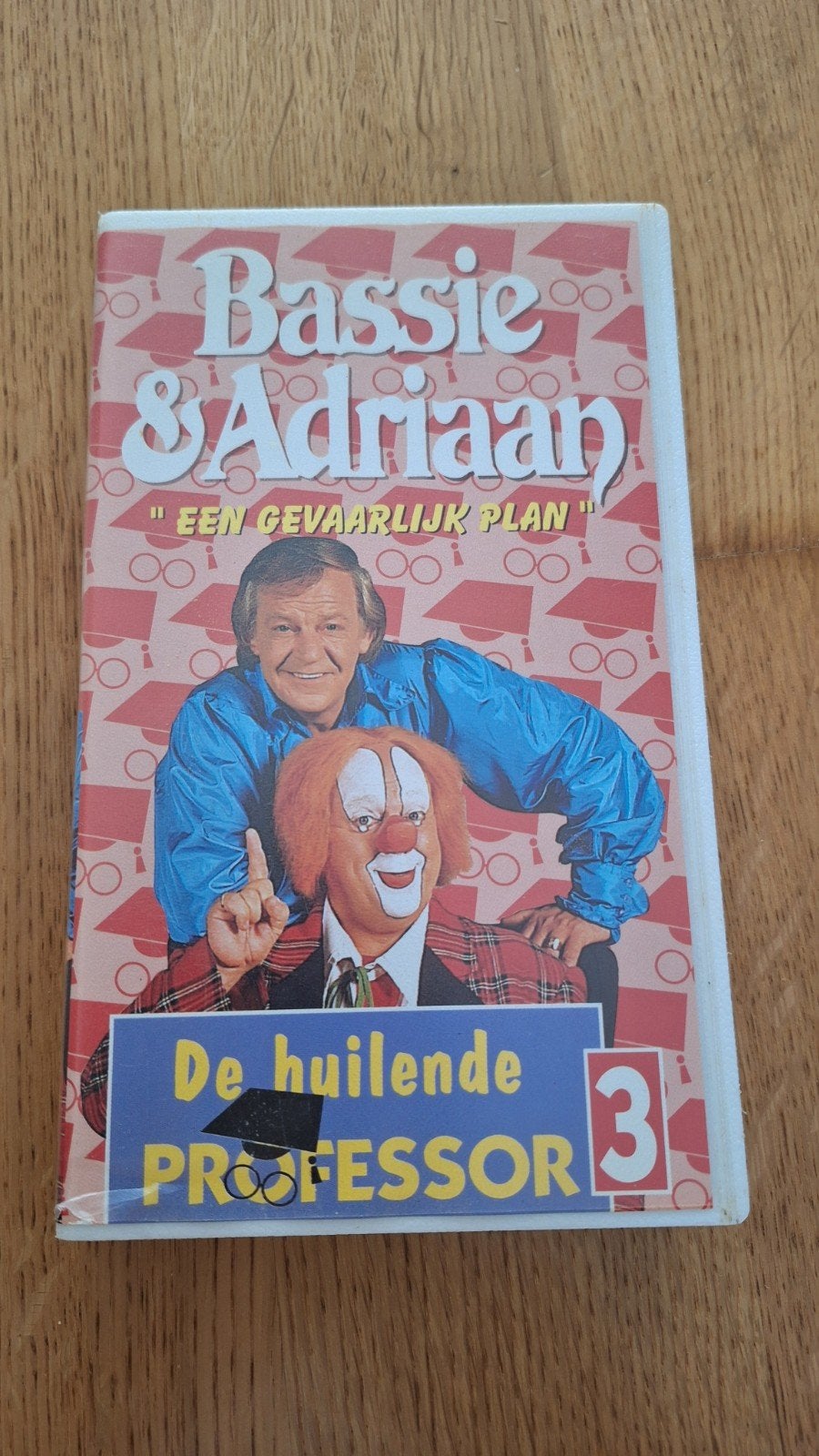 Bassie & Adriaan - Een Gevaarlijk Plan (VHS), Gebruikt, Alle leeftijden, Kinderfilm, VHS