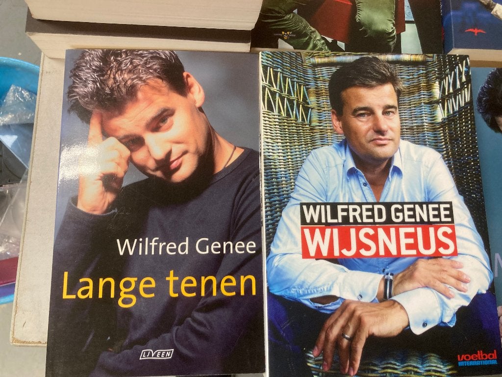 T.K. Ca 33 boeken over voetbal Johan Cruijff en vele andere, Ophalen of Verzenden, Gelezen, Balsport