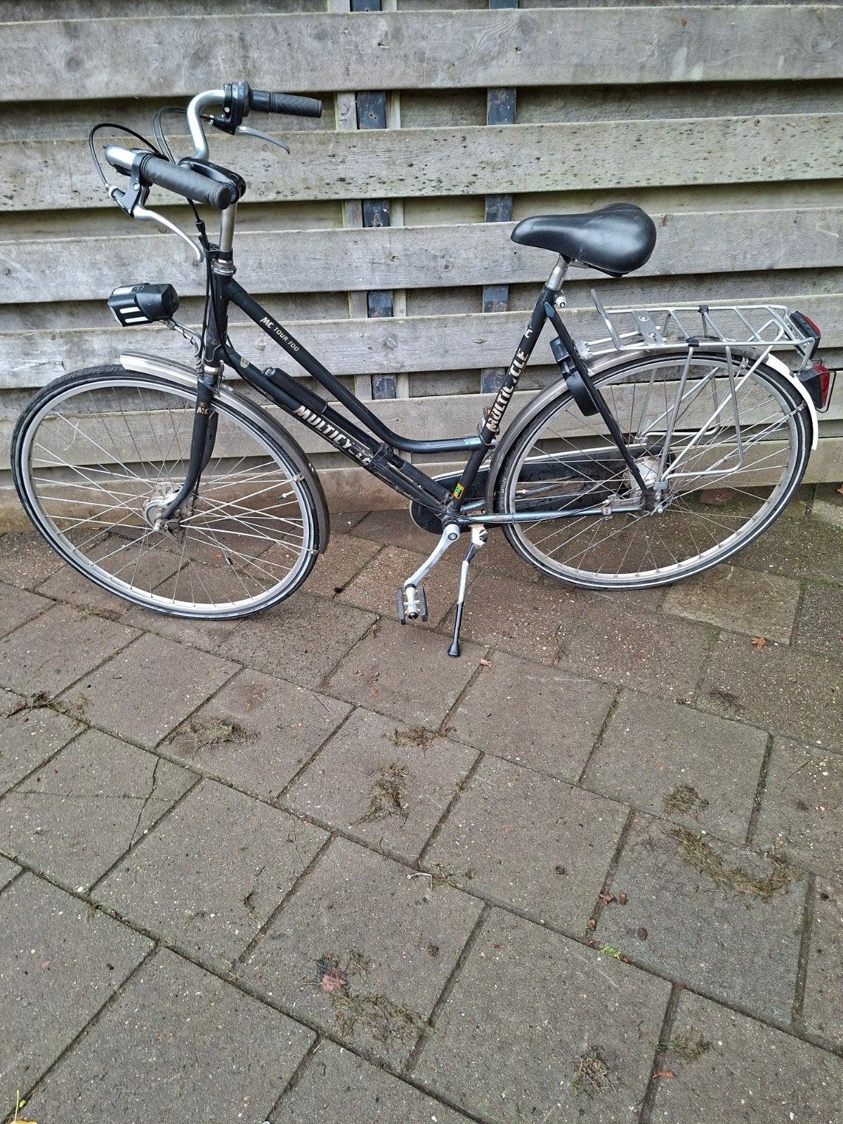 ouderwetse degelijke dames fiets 57 inch slot/standaard/vers, 56 cm of meer, Ophalen, Gebruikt