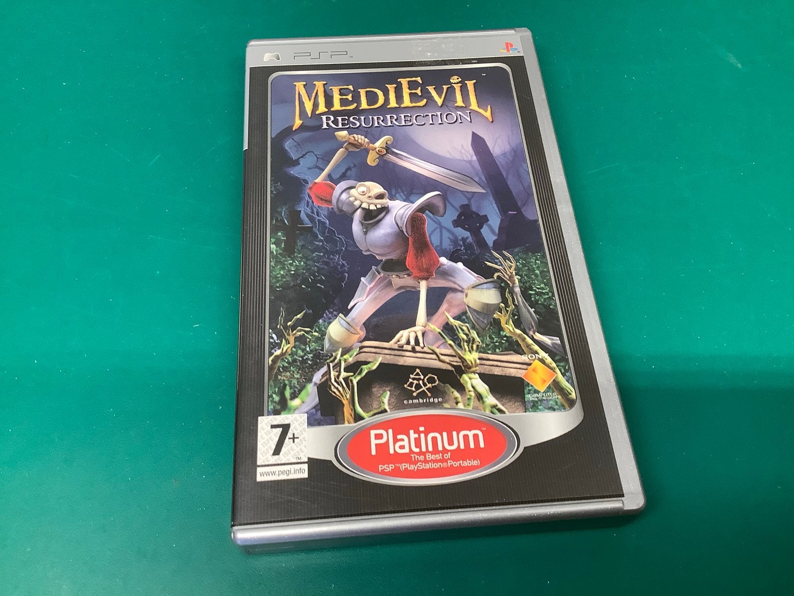 MediEvil Resurrection PSP Platinum - Zo goed als nieuw, Avontuur en Actie, 1 speler, Ophalen of Verzenden, Zo goed als nieuw