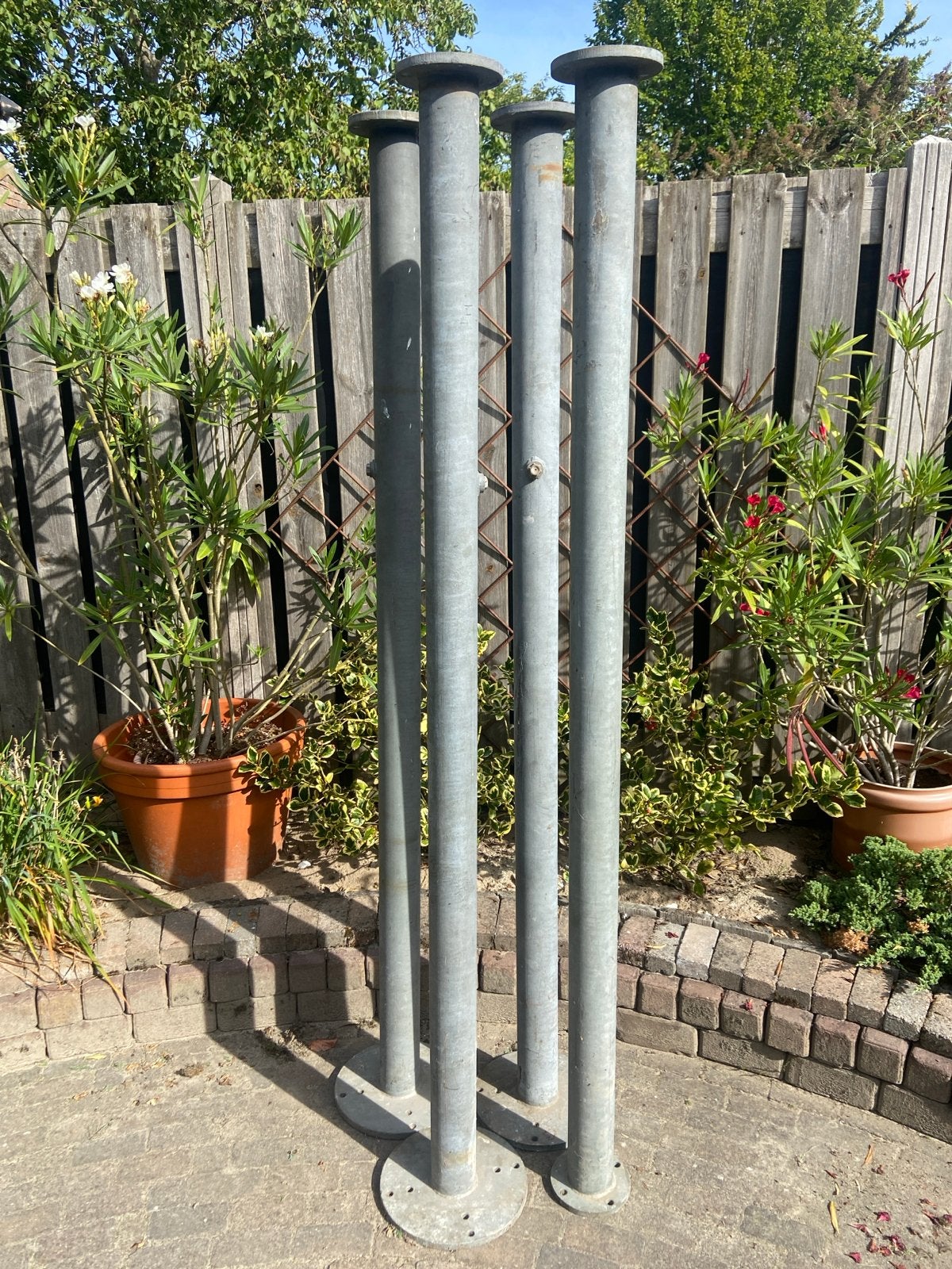 Gegalvaniseerde stalen kolommen - 2 meter, 1cm dik, Doe-het-zelf en Verbouw, Ophalen of Verzenden, Gebruikt, IJzer