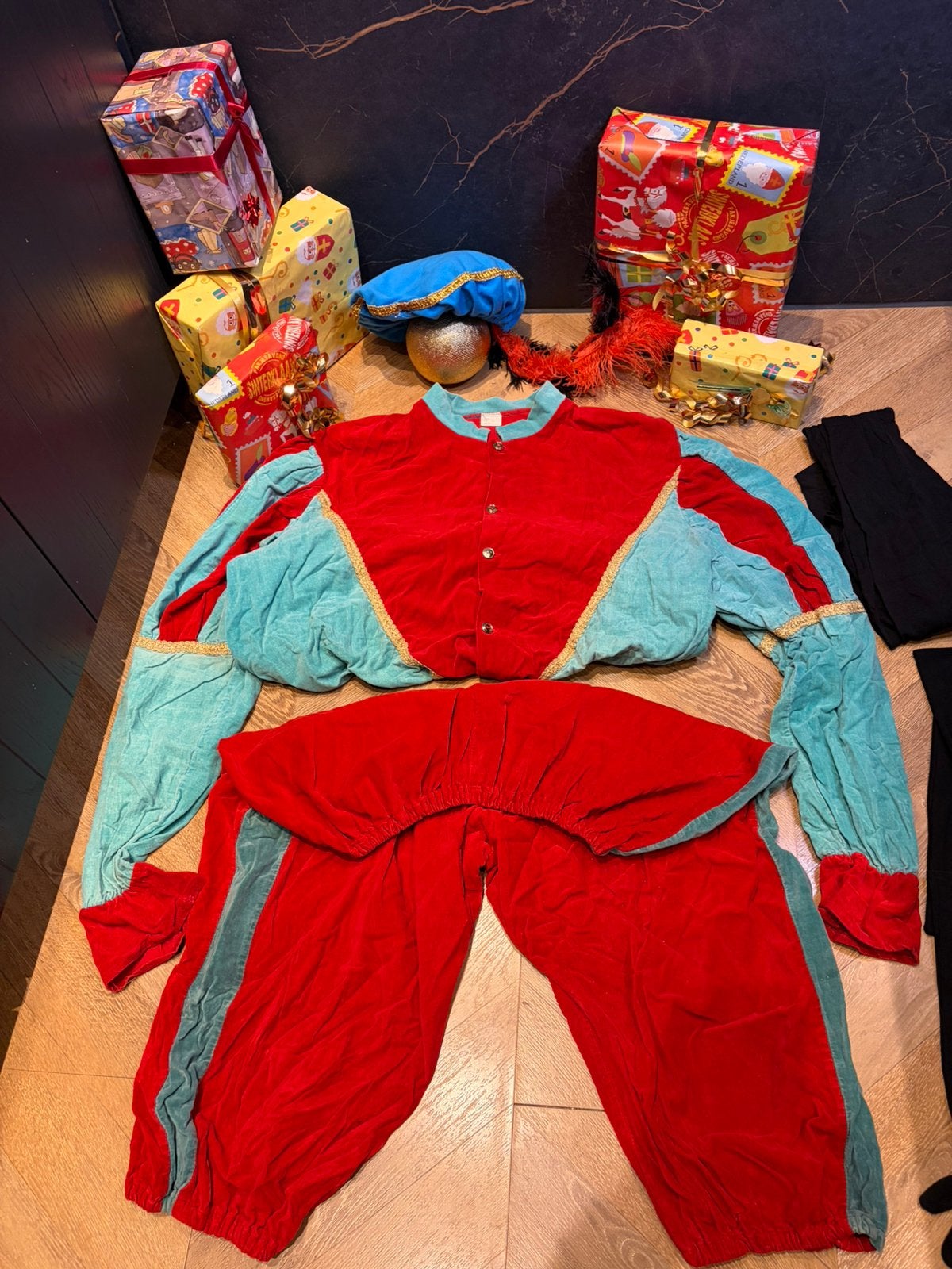 Pietenpak blauw rood maat xxl handwerk velours Sinterklaas, Ophalen of Verzenden, Gebruikt