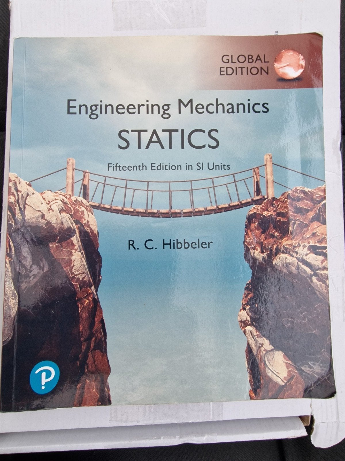 Engineering Mechanics Statics - R.C. Hibbeler (15e editie), Boeken, Techniek, Ophalen of Verzenden, Zo goed als nieuw, Werktuigbouwkunde