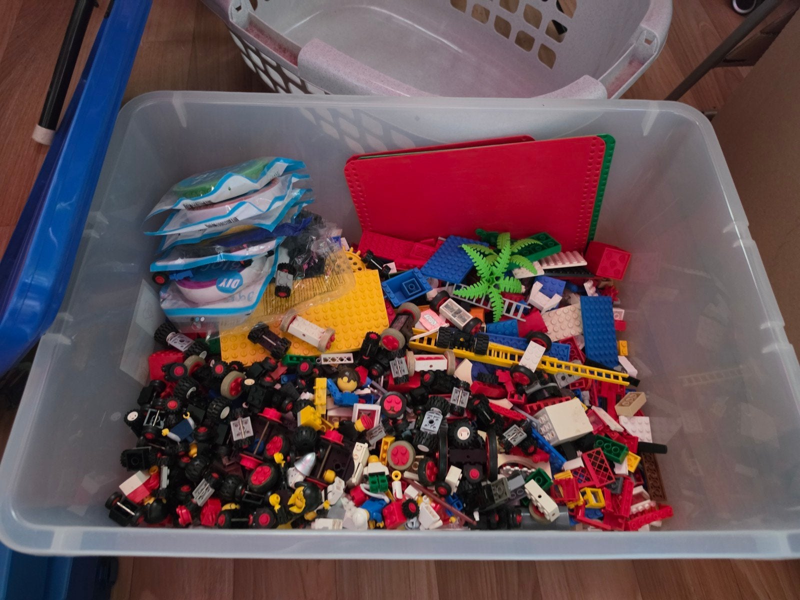 Bak met Lego inclusief 3 sorteerdozen, Ophalen, Gebruikt, Inclusief extra onderdelen, Lego