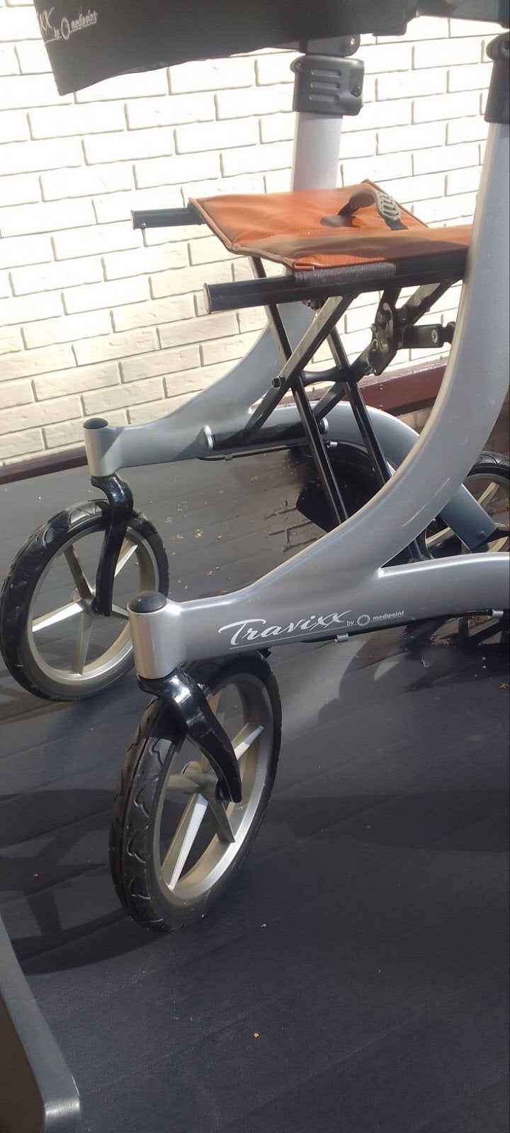 rollator tranixx bij medipoint NIEUWSTAAT, Diversen, Ophalen, Opvouwbaar, Zo goed als nieuw