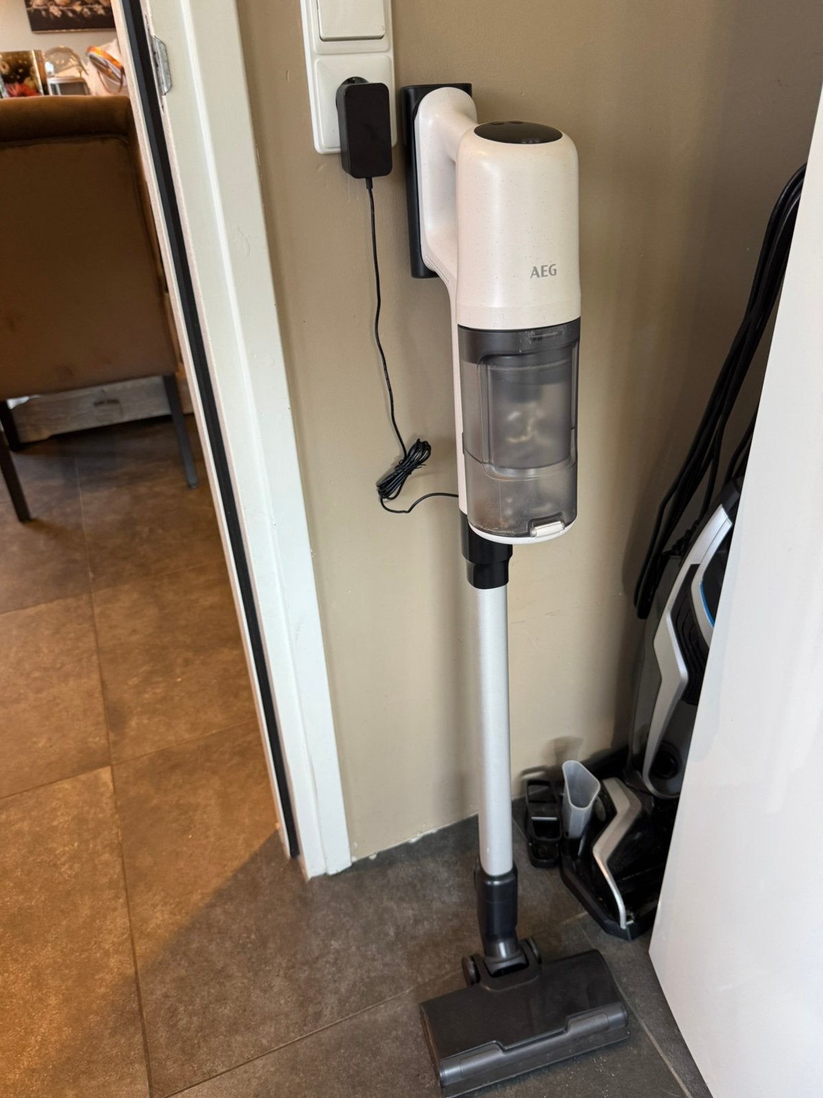 AEG AP61CB21SH CLEAN 6000 steelstofzuiger, Witgoed en Apparatuur, Ophalen of Verzenden, Zo goed als nieuw