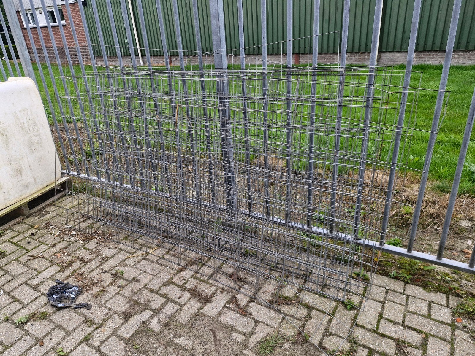Ca. 25 betonnetten - Ideaal voor diverse bouwprojecten, Doe-het-zelf en Verbouw, Ophalen, Gebruikt