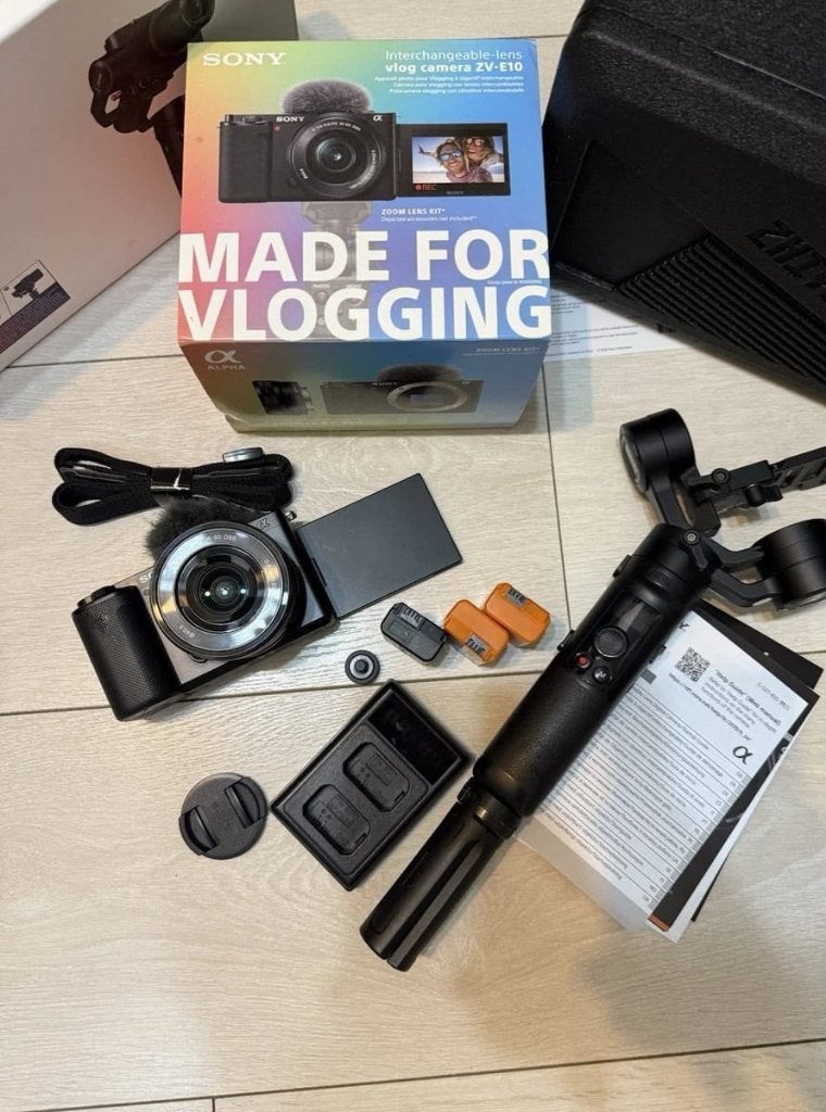 Sony ZV-E10 Vlog Kit + Zhiyun Crane M2 Gimbal, Ophalen, Geheugenkaart, Bluetooth, Zo goed als nieuw