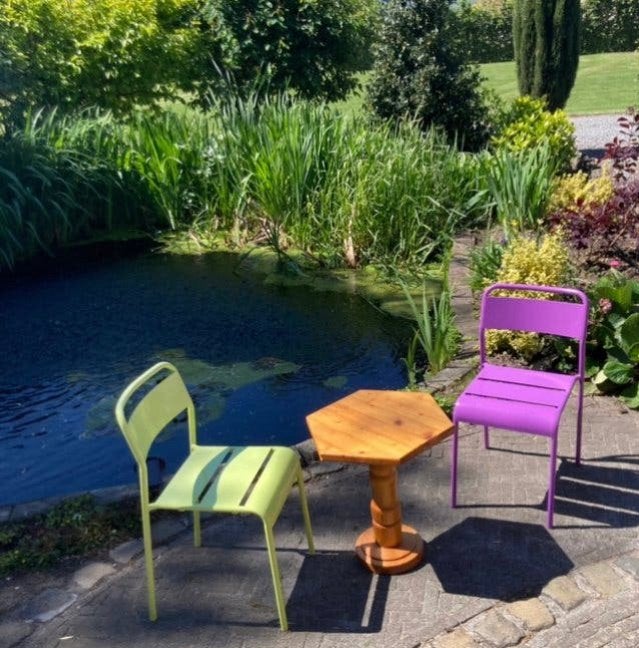 Fermob-stijl tuinstoelen en bijzettafel, Ophalen, Gebruikt