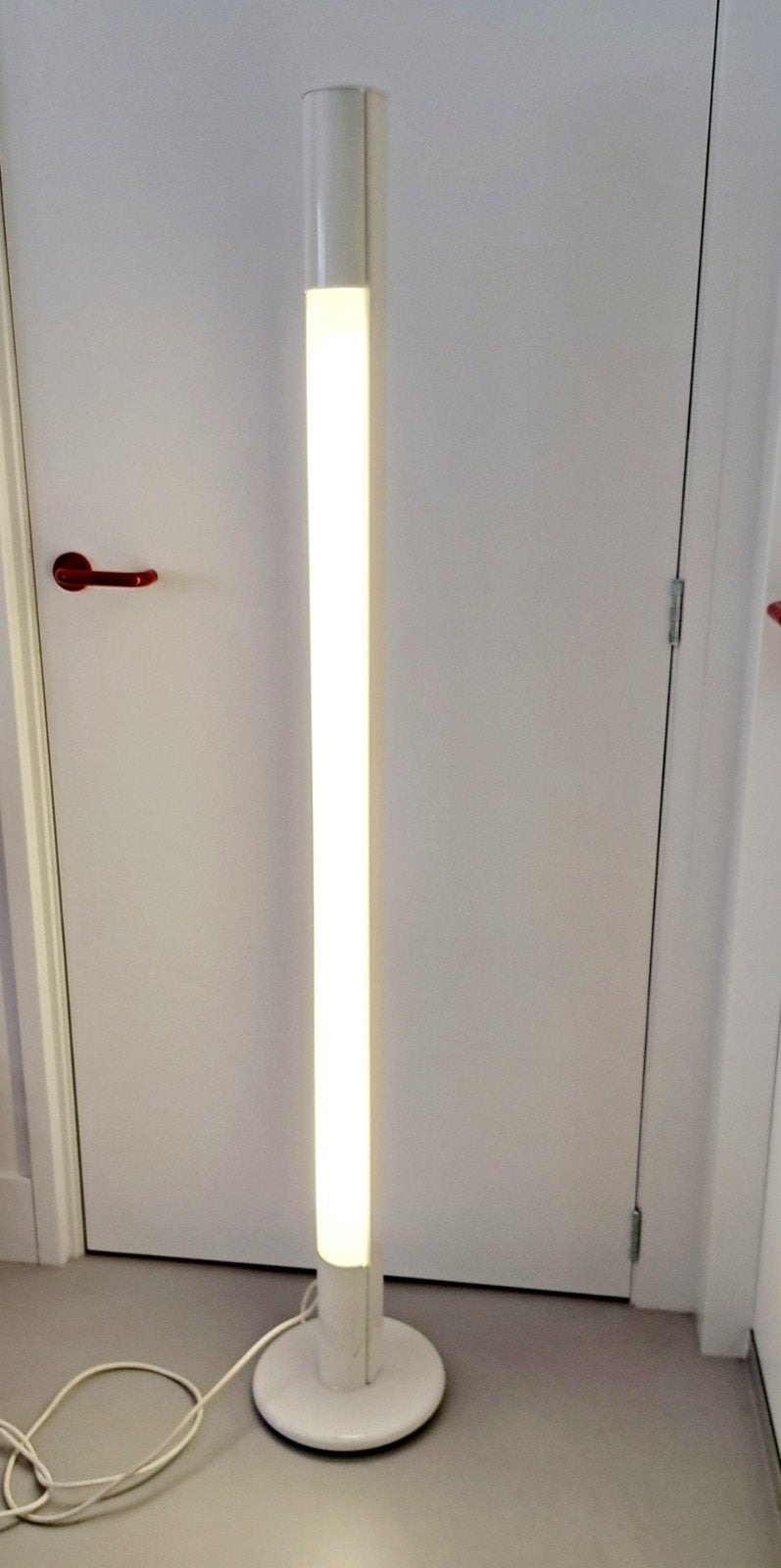 80s vintage witte vloerlamp - tube lamp, Huis en Inrichting, Ophalen, Overige fittingen, Modern, 150 tot 200 cm