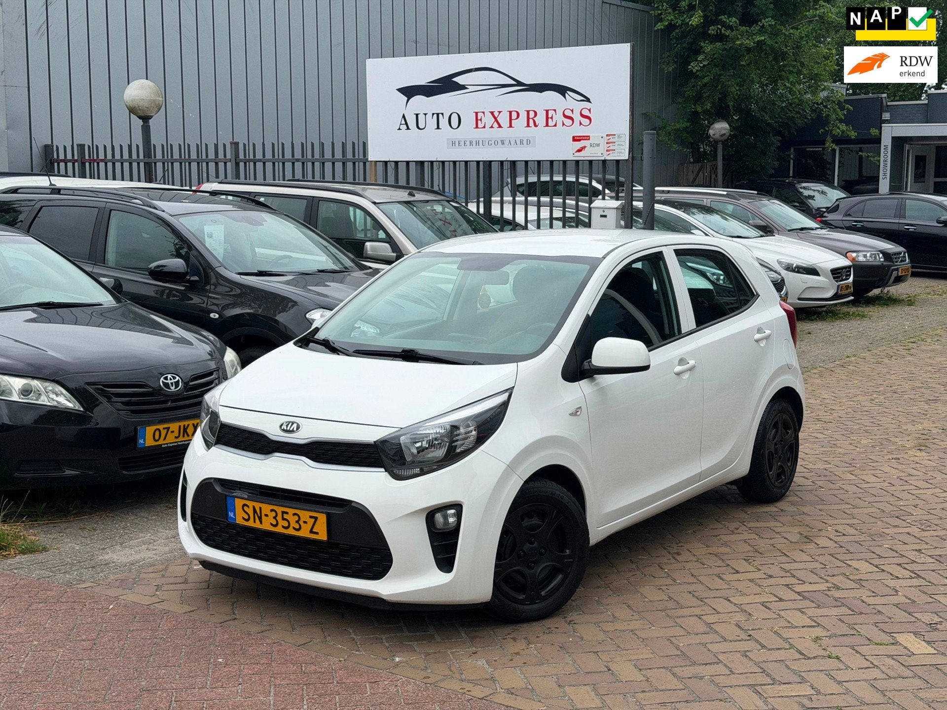 Kia Picanto 1.0 CVVT EconomyPlusLine/Airco/Nieuw koppeling/E, Auto's, Dealer onderhouden, Gebruikt, Euro 6, 4 stoelen