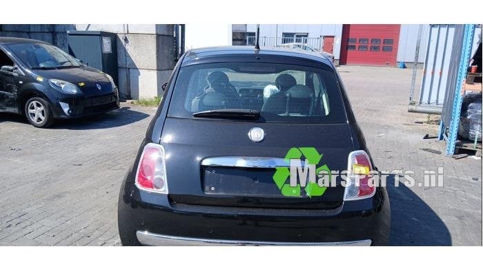 Achterklep van een Fiat 500 (876)