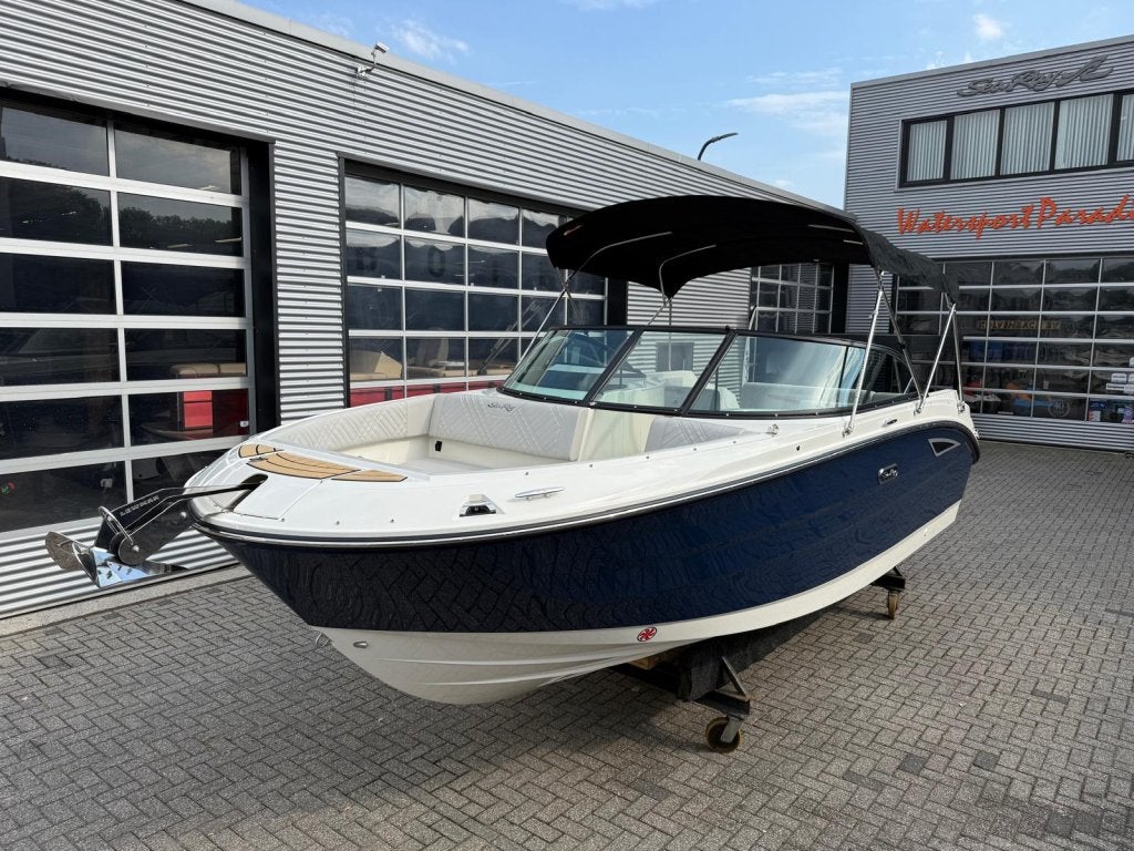 Sea Ray SDX 230, 3 m, 350 pk, Gebruikt, 71 cm