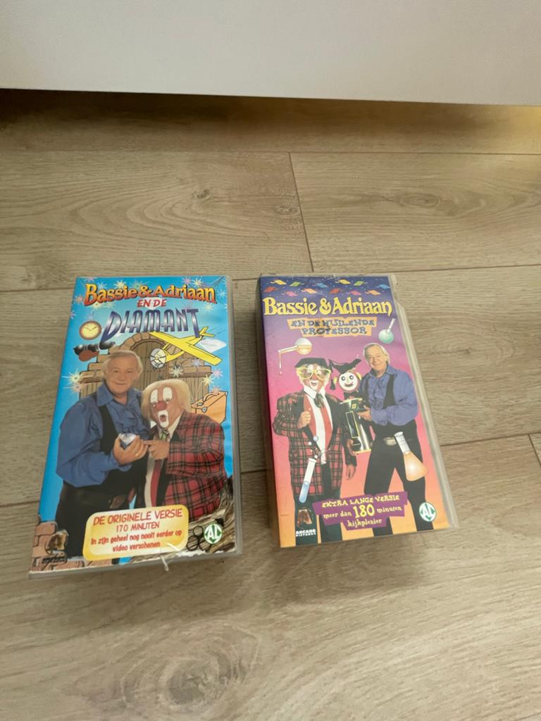 Bassie & Adriaan VHS: De Diamant & De Huilende Professor, Cd's en Dvd's, VHS | Kinderen en Jeugd, Gebruikt, Alle leeftijden, Kinderprogramma's en -films