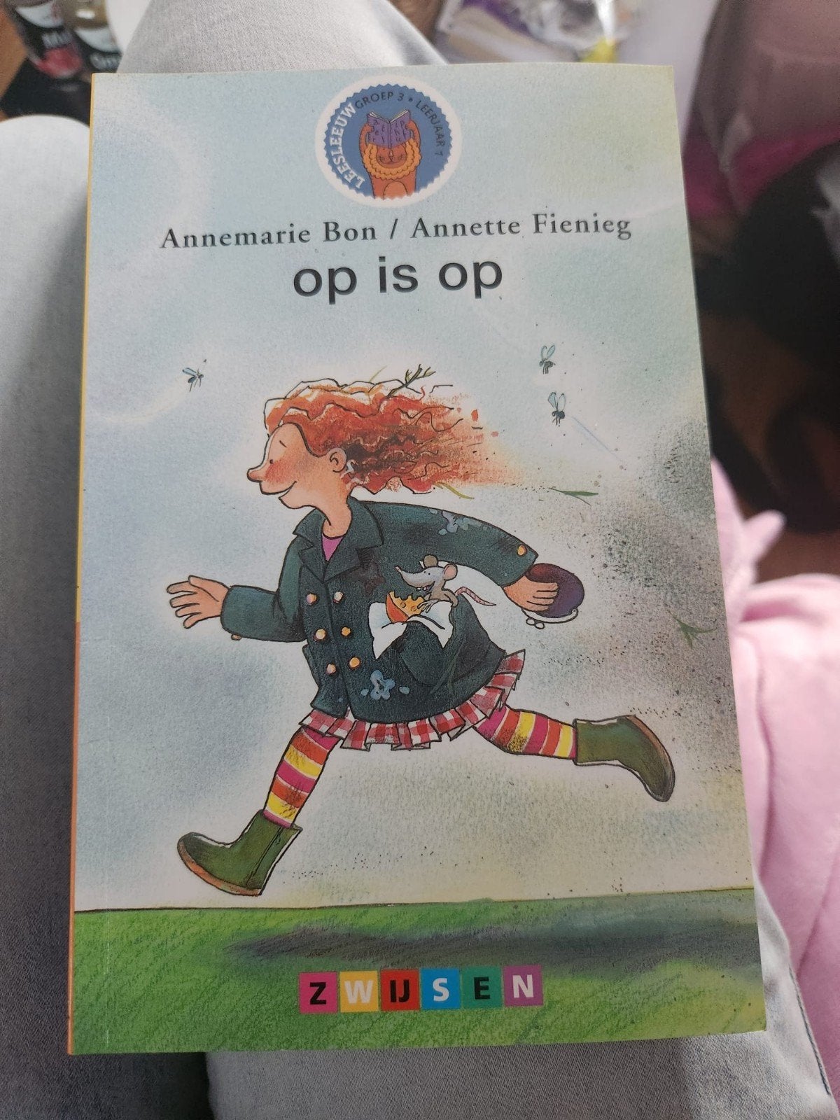 Op is op - Annemarie Bon / Annette Fienieg (Zwijsen), Ophalen of Verzenden, Gelezen, Fictie algemeen