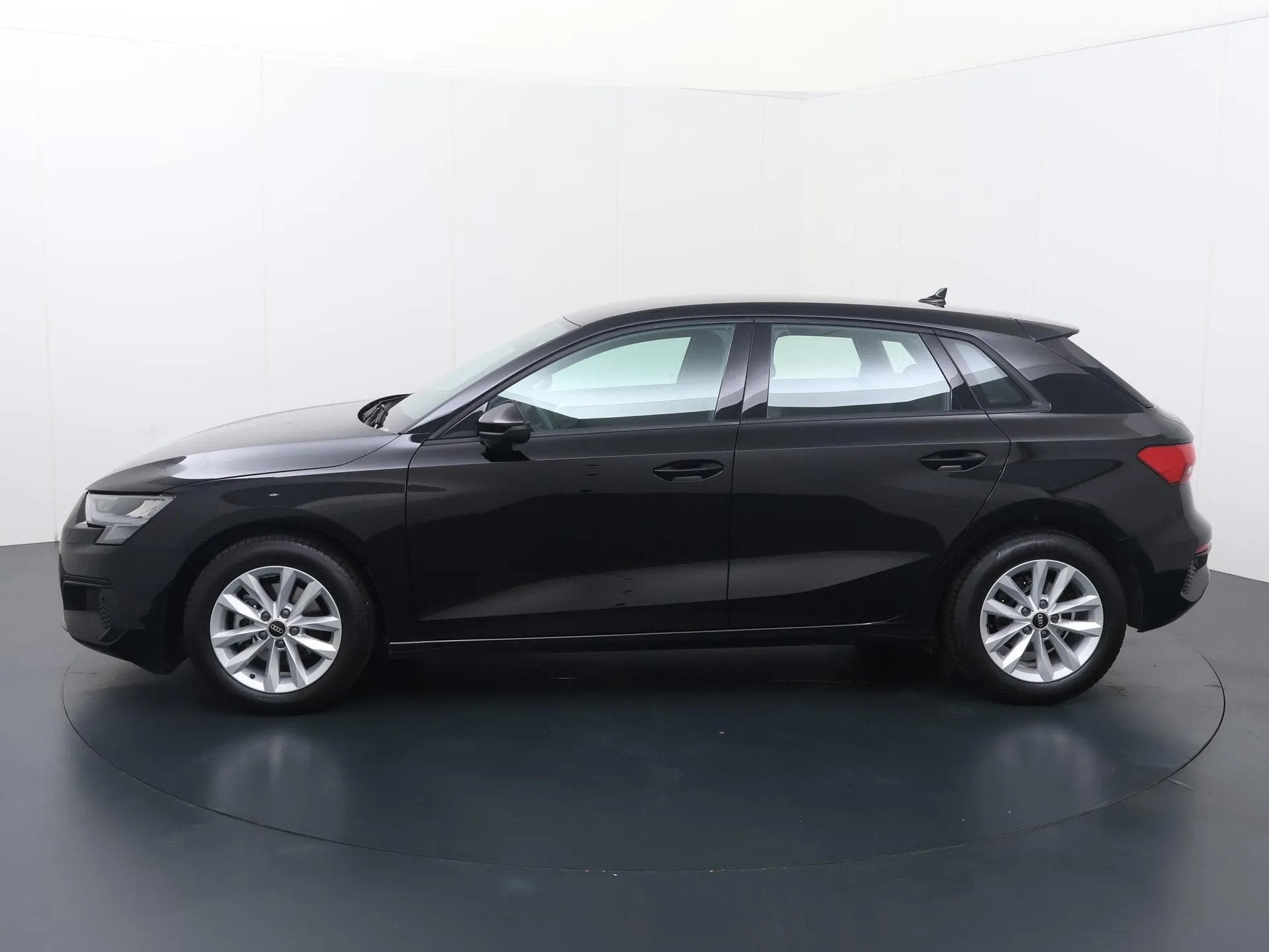 Audi A3 Sportback 30 TFSI Pro Line (bj 2023, automaat), Automaat, Gebruikt, Zwart, Bedrijf