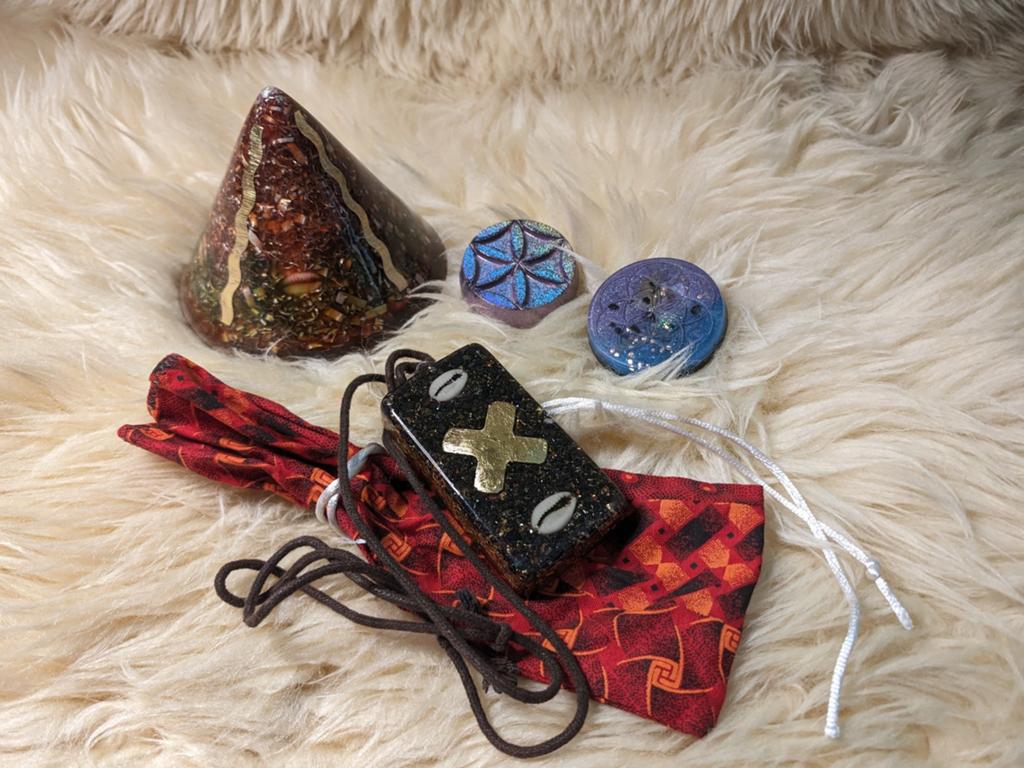 Muti Abundance Orgonite - Cone + XL Pendant + 2 schijven, Ophalen of Verzenden