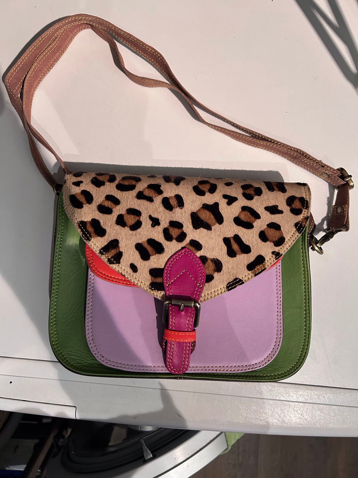 Leuke schoudertas met dierenprint en kleurrijke details, Ophalen of Verzenden, Zo goed als nieuw, Overige kleuren, Schoudertasje